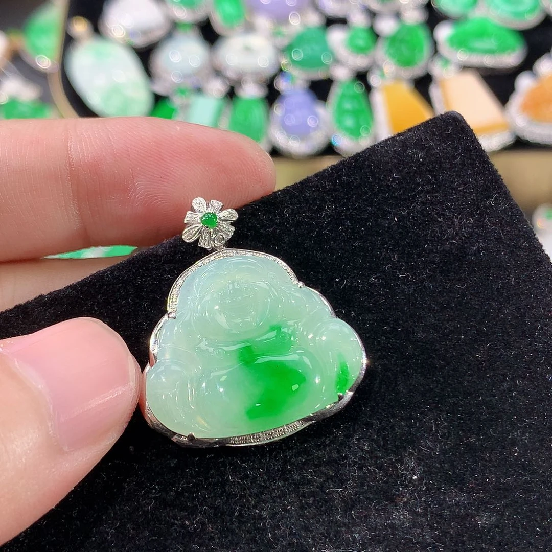 翡翠18K金镶嵌颈饰