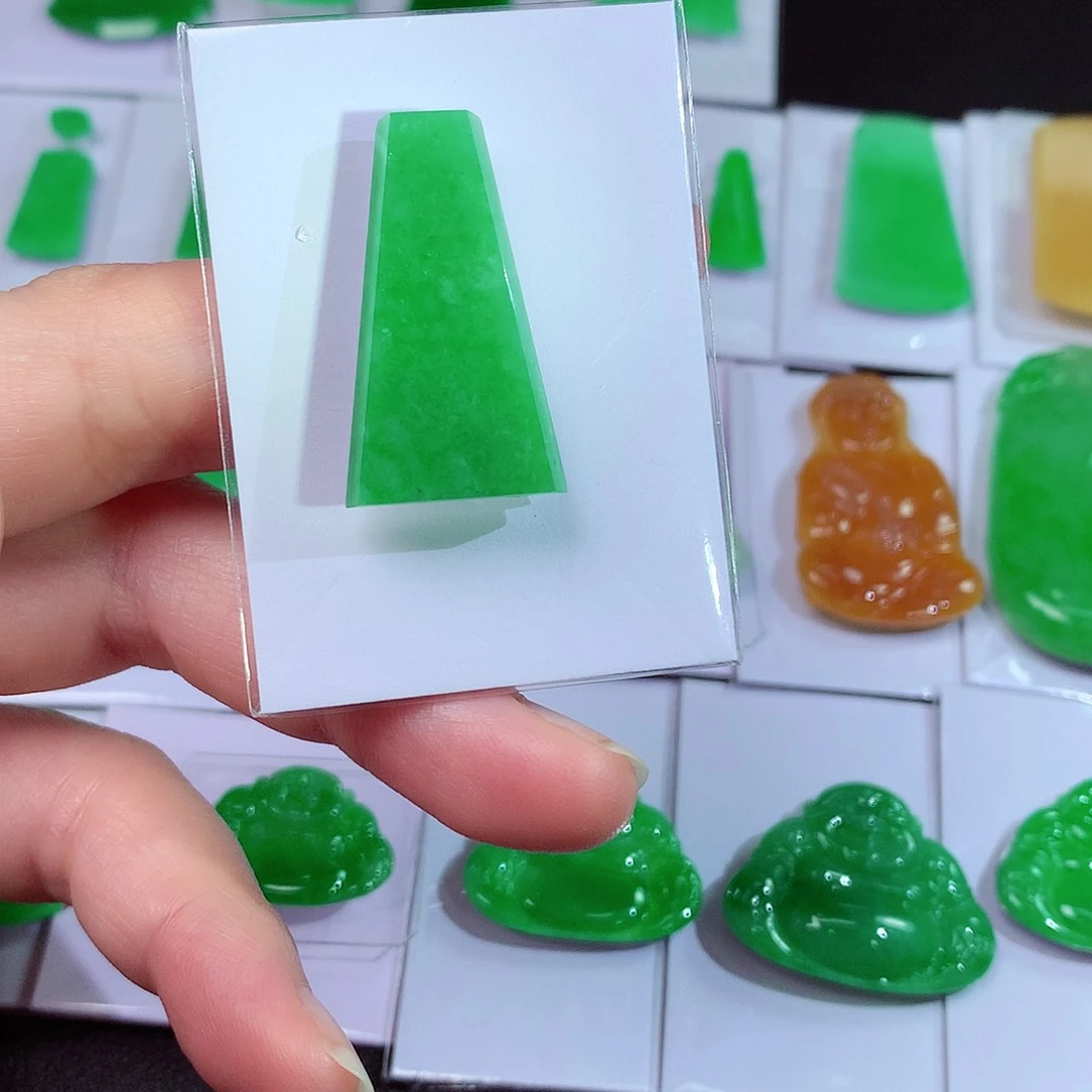 吊坠(赠链)未镶嵌翡翠天然翡翠