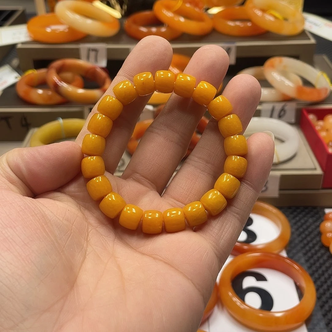 未镶嵌石英质玉（黄龙玉）手镯