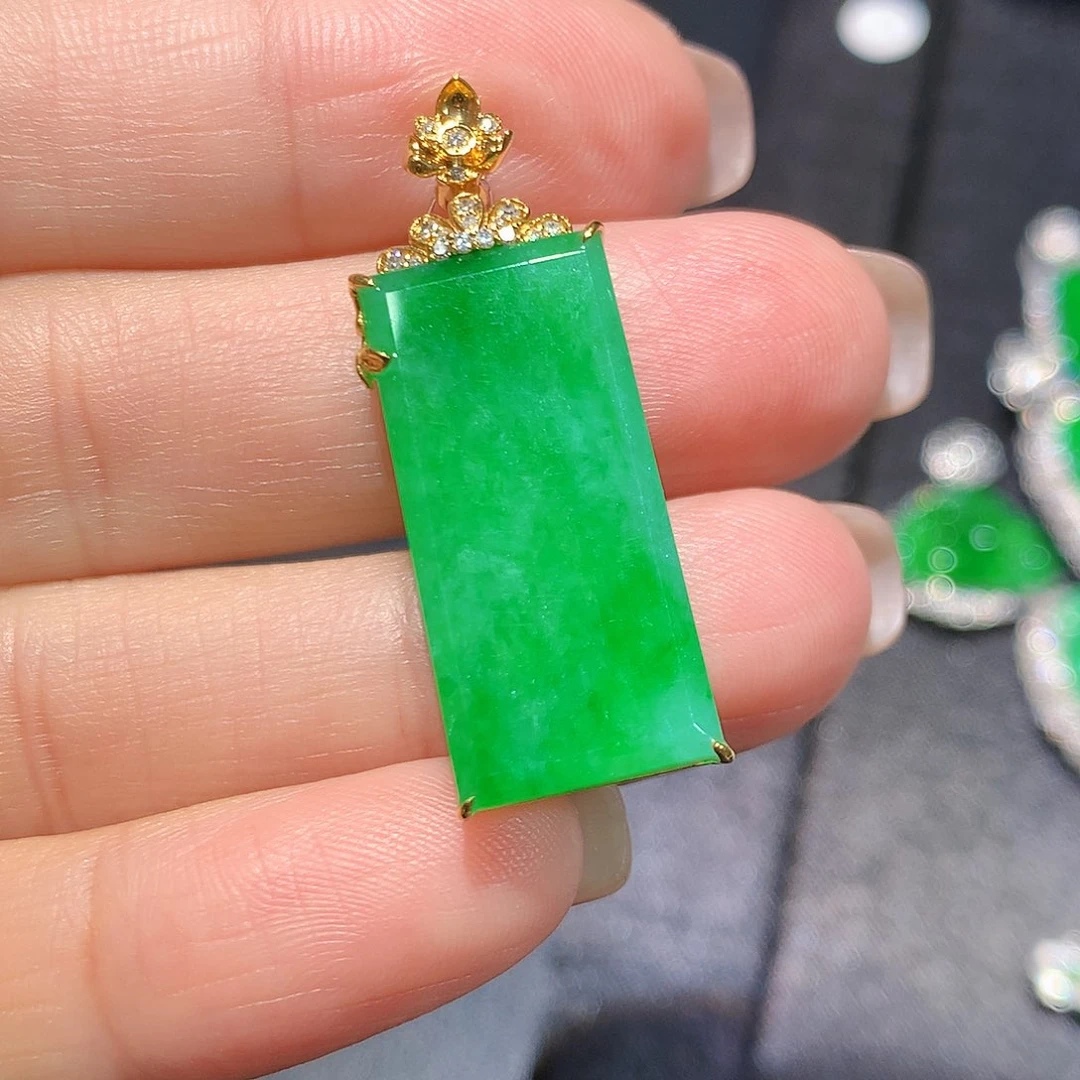 翡翠18K金镶嵌吊坠(不含链)