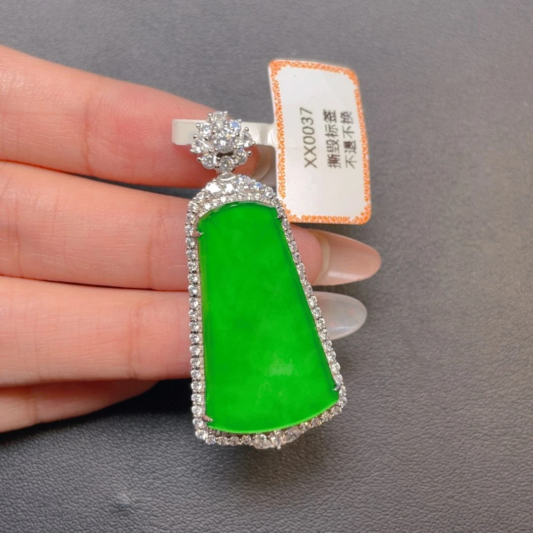 【闪购商品】吊坠(不含链)银S925镶嵌翡翠