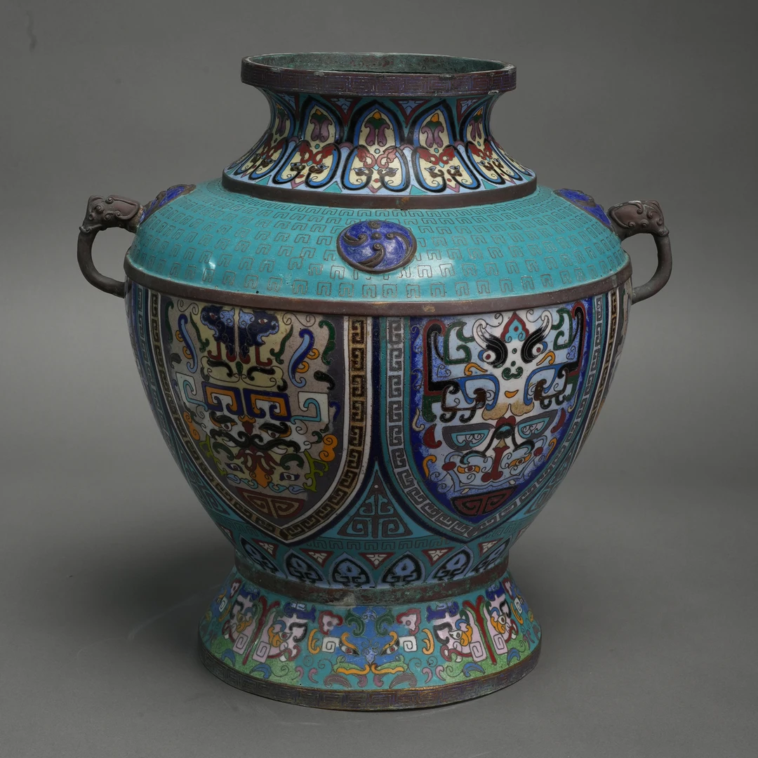 LOT 032929民国 掐丝珐琅蕉叶饕餮纹罍【古董拍卖】