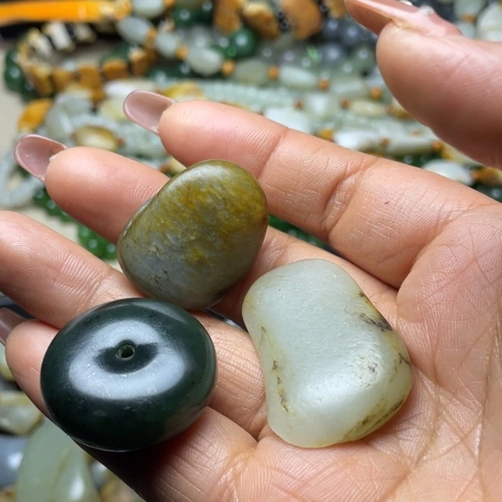 龙***和田玉未镶嵌珠宝奇石