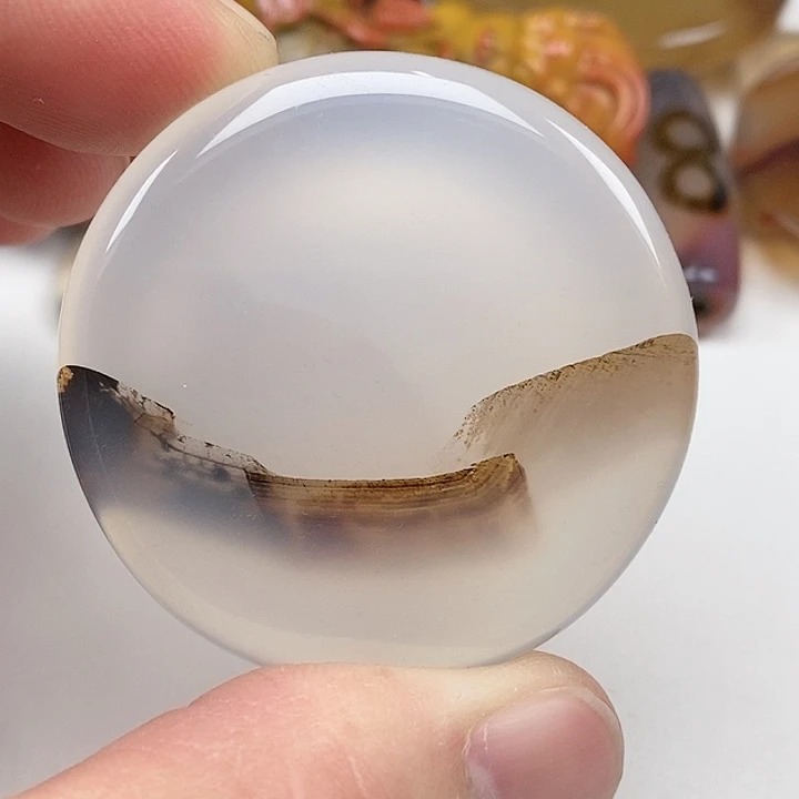 玛瑙/玉髓吊坠未镶嵌马****?