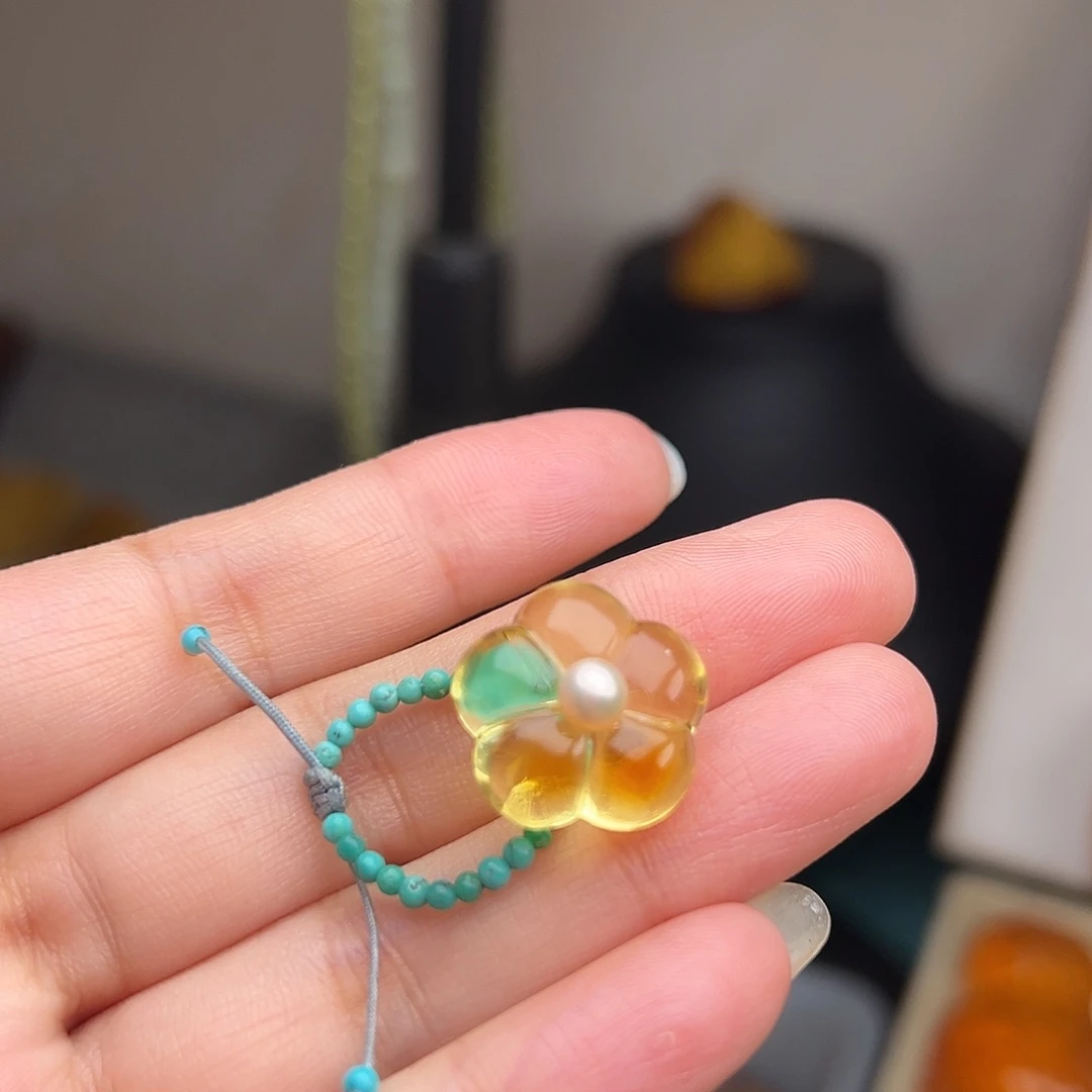 蜜蜡未镶嵌颈饰小花花