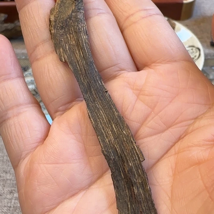 沉香摆件香港沉水包头1.1克