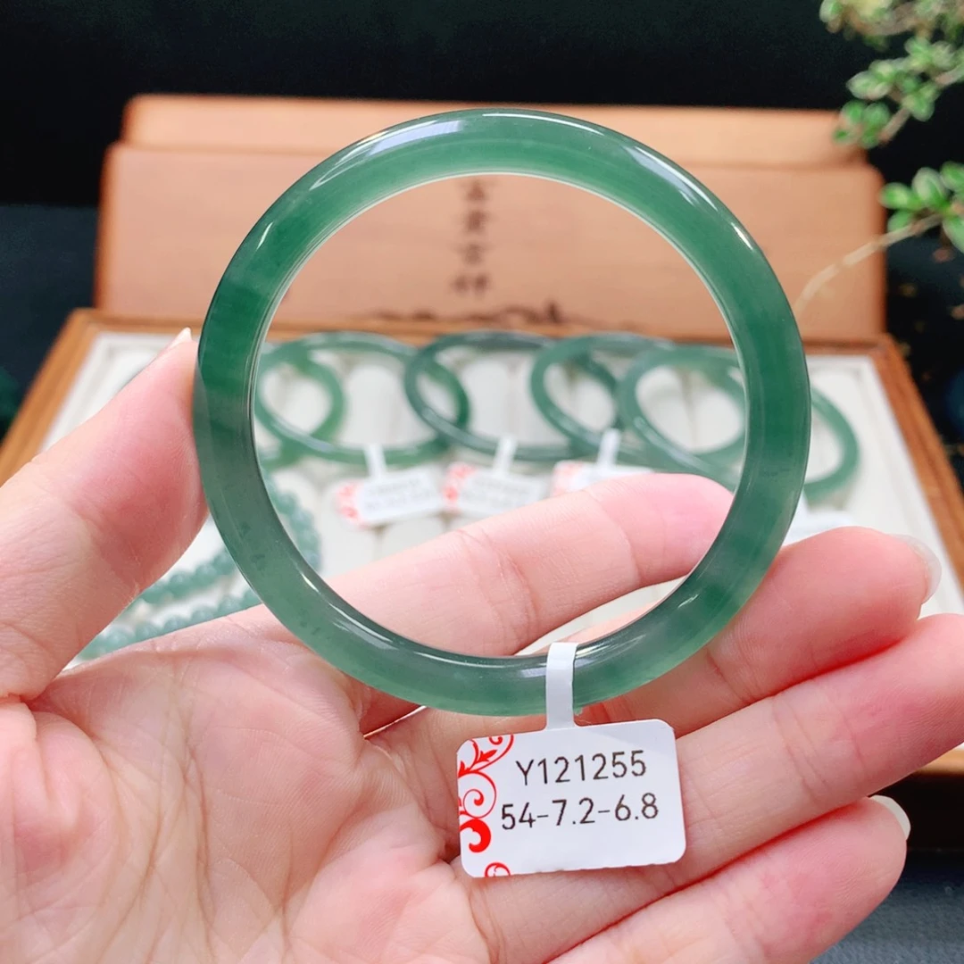 翡翠手镯（圆镯）未镶嵌