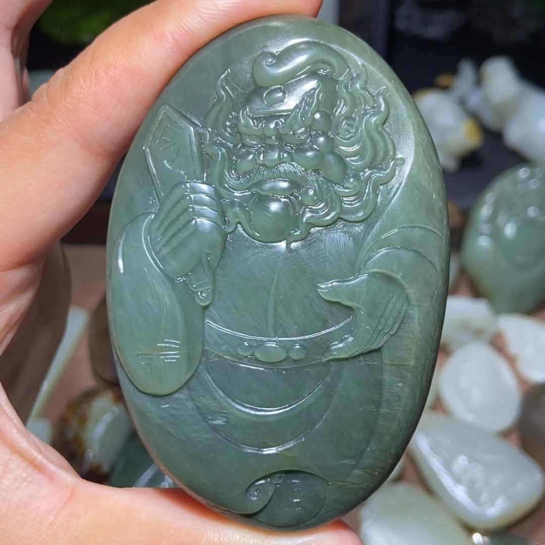 和田玉未镶嵌把件