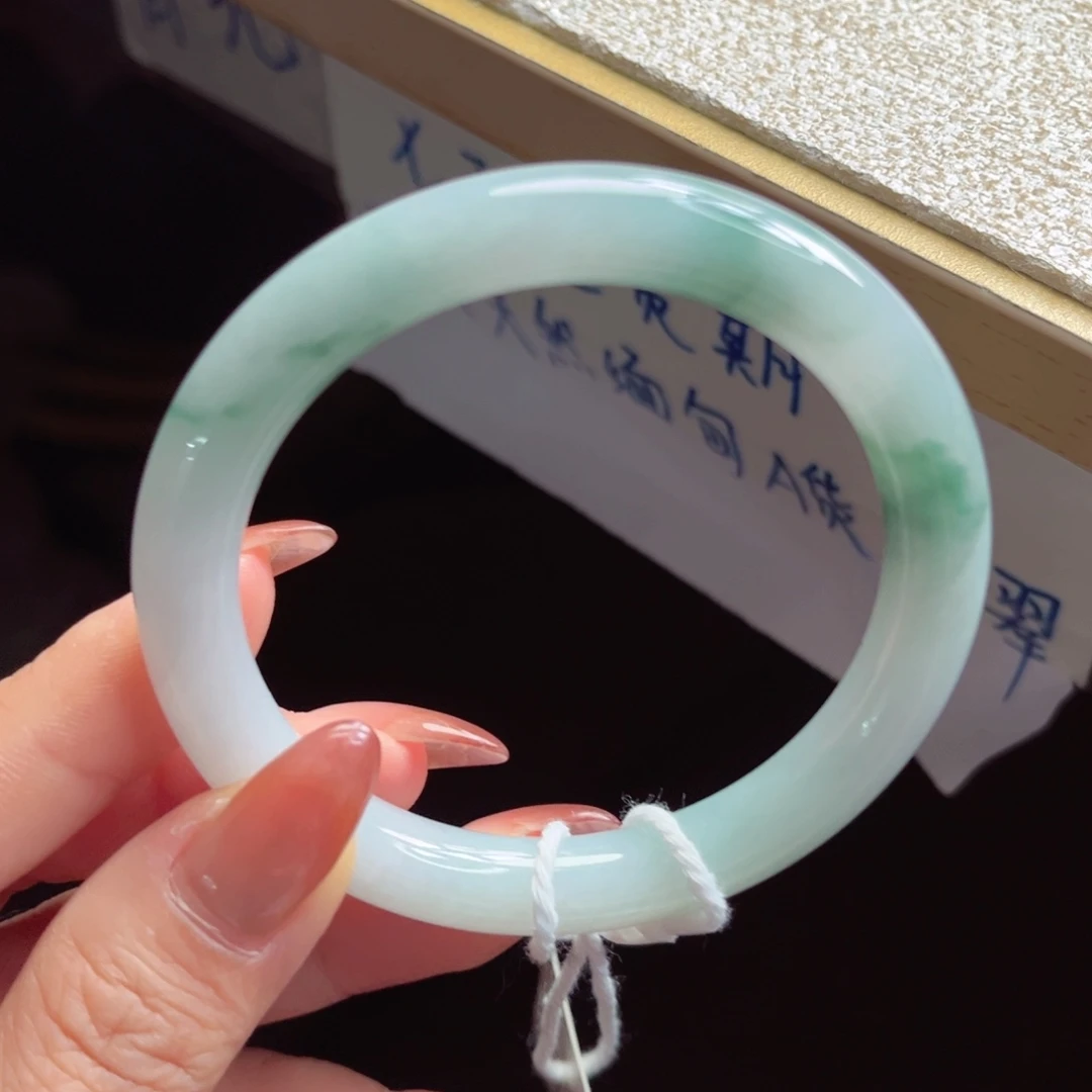 翡翠未镶嵌手镯手镯