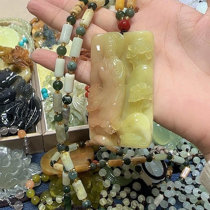 未镶嵌蛇纹石玉吊坠吃**福