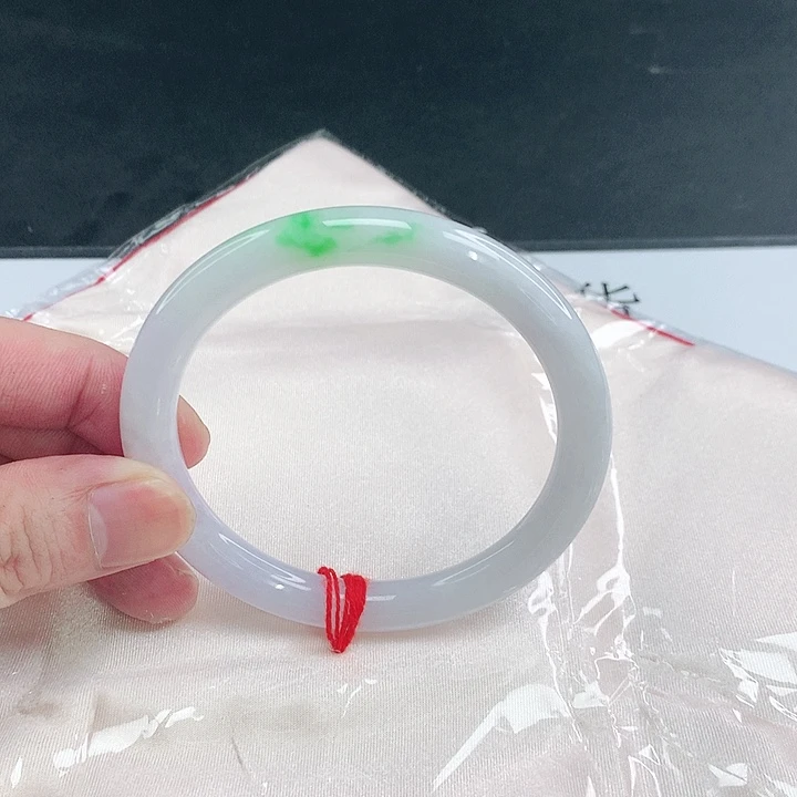 翡翠未镶嵌手镯圈58。04093