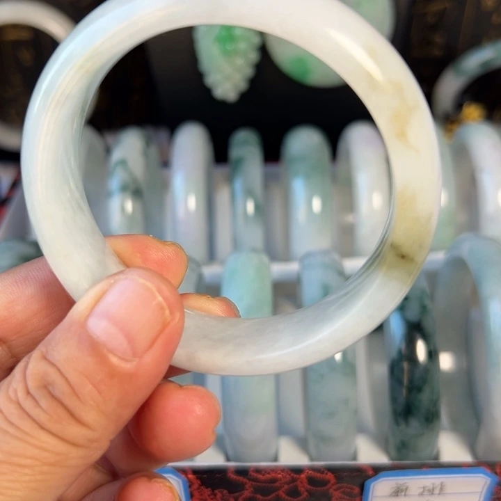未镶嵌手镯翡翠天然