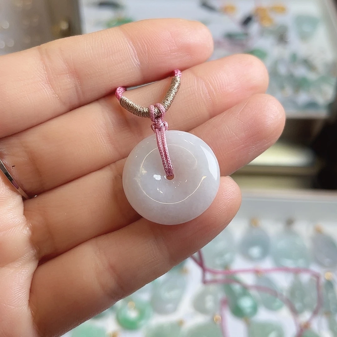 翡翠未镶嵌颈饰平安扣