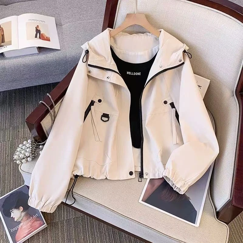 户外连帽冲锋衣外套女早秋季2025新款宽松休闲小个子短款工装夹克