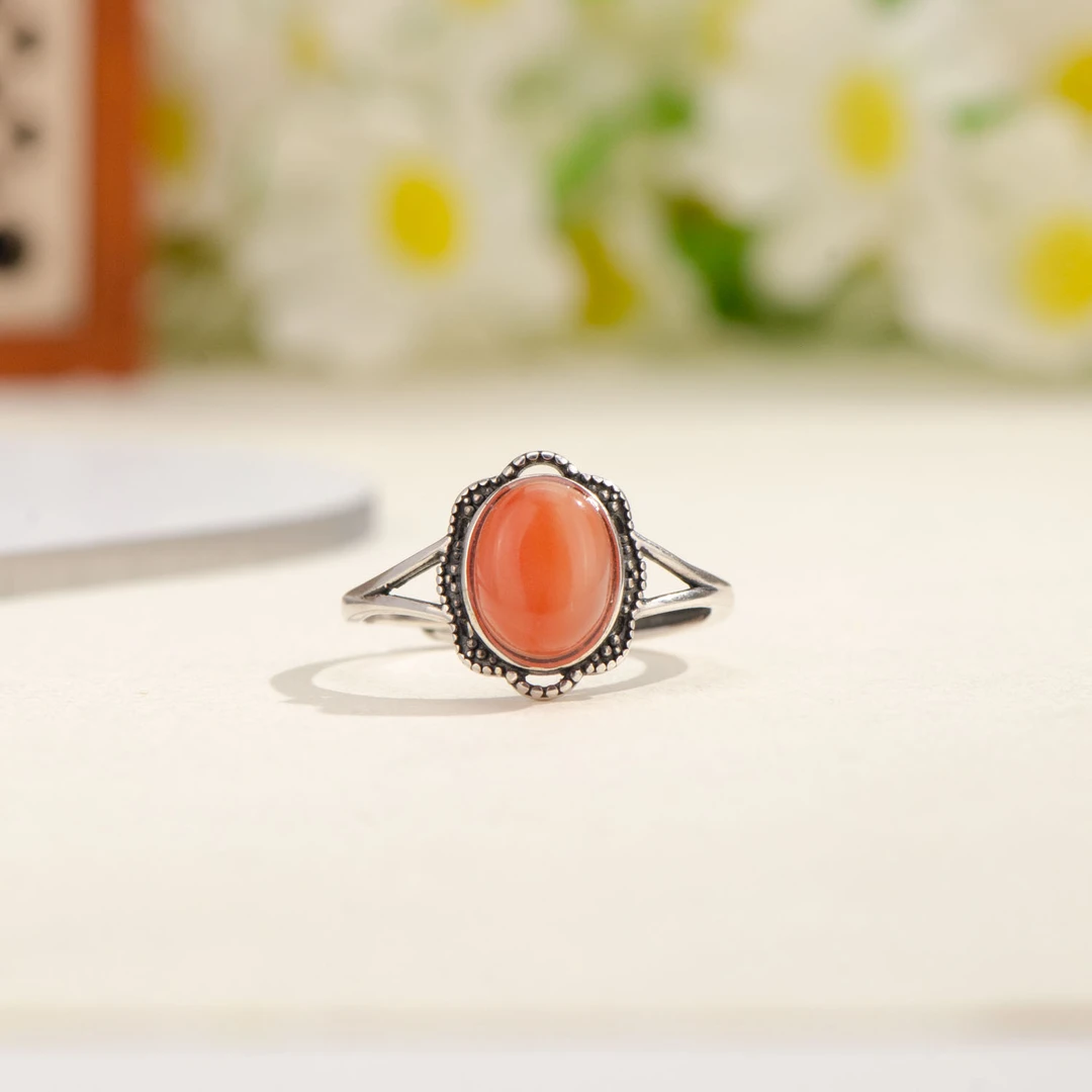 南红玛瑙银镶嵌戒指