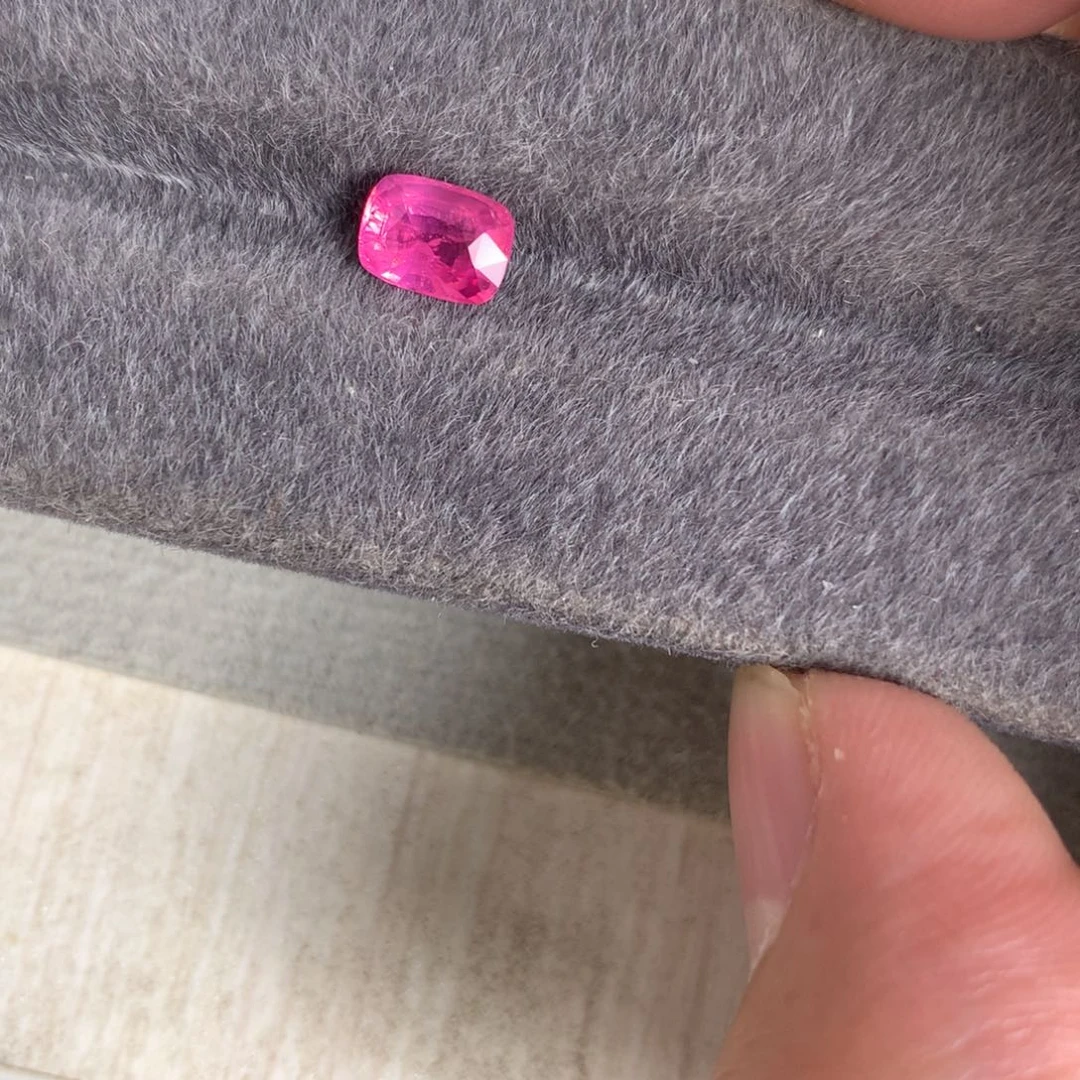 尖晶石裸石1.1卡 莲花 马哼盖