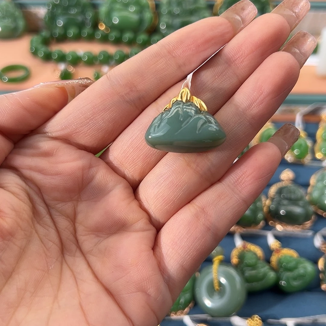 和田玉（碧玉）18K金镶嵌颈饰