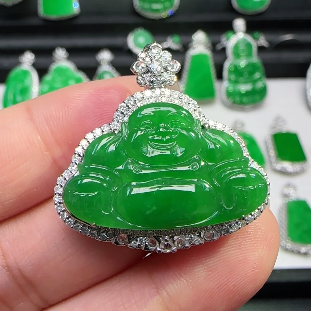 翡翠18K金镶嵌颈饰吊坠