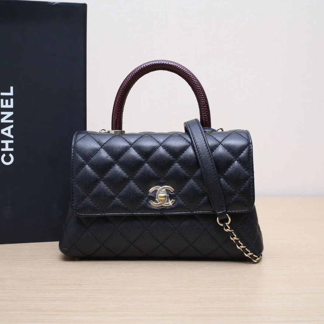 99新 Chanel/香奈儿 小花6珊 Handle 小号 黑色 荔枝皮革C 芯片开