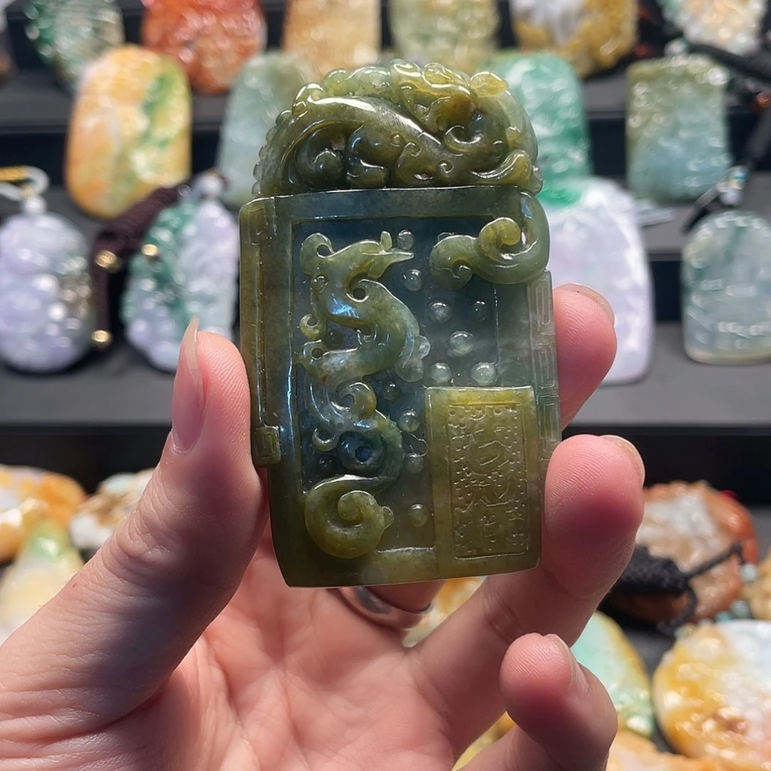 翡翠未镶嵌挂件腾冲