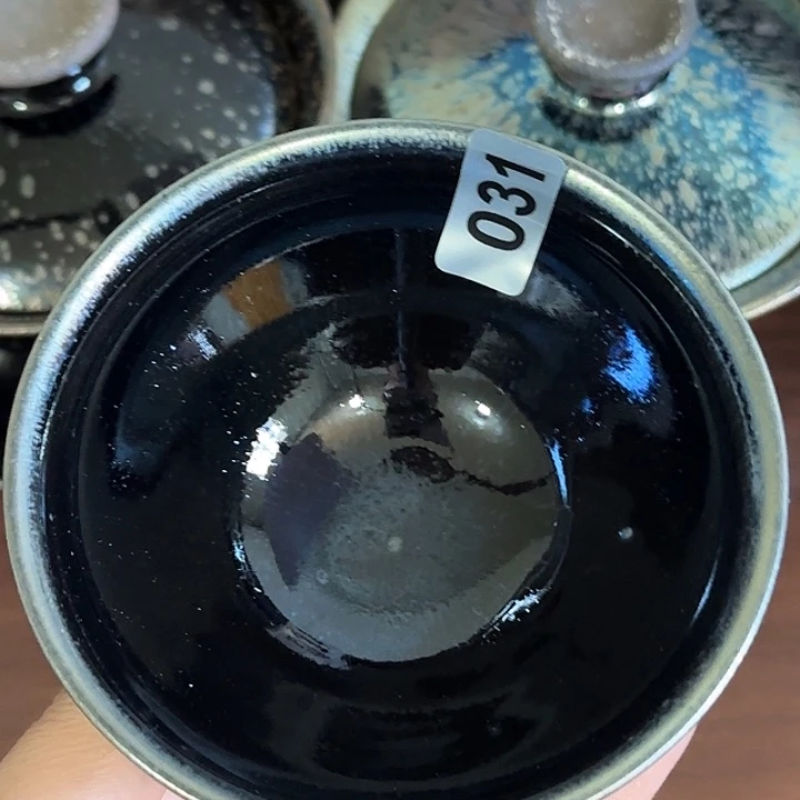 茶盏我在开会的一间屋子内