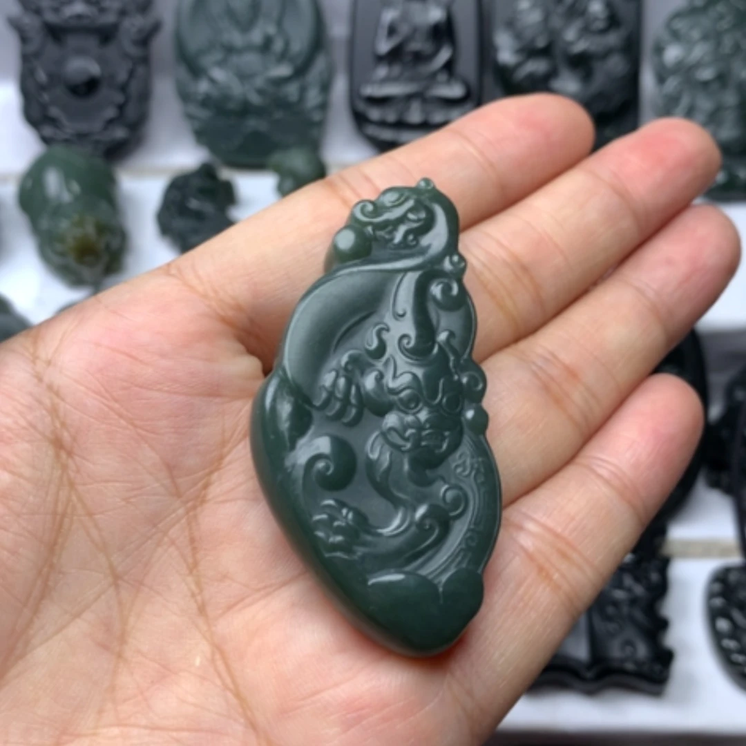 【闪购商品】颈饰未镶嵌和田玉双面雕刻