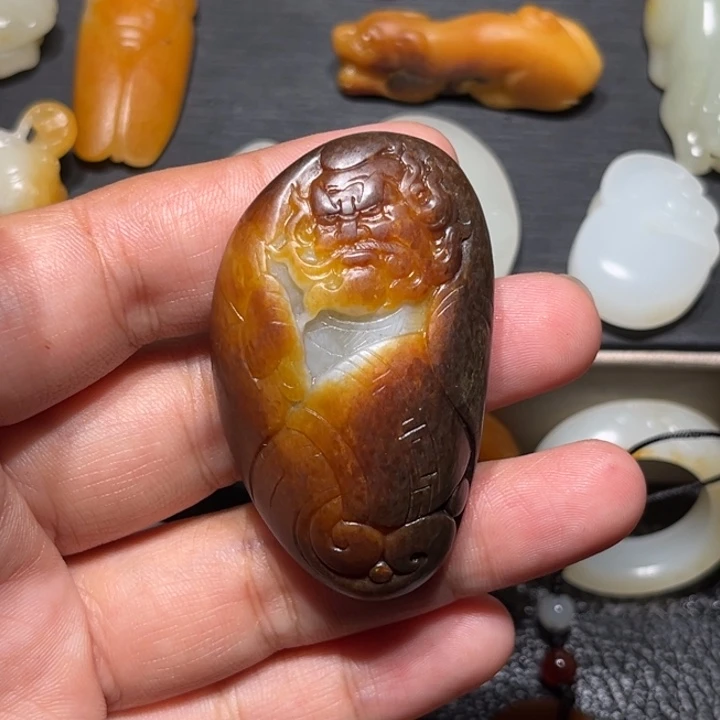 和田玉未镶嵌颈饰我**秀