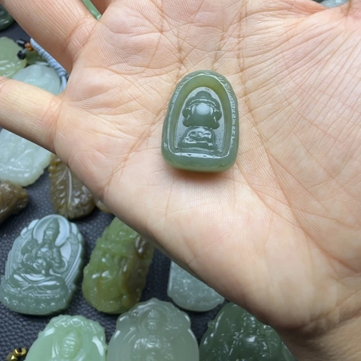 和田玉未镶嵌珠宝奇石