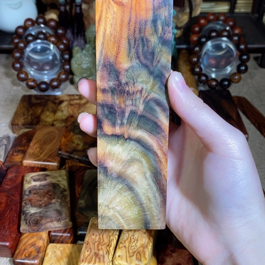 舵***爷端景台紫檀木类大红酸枝手把