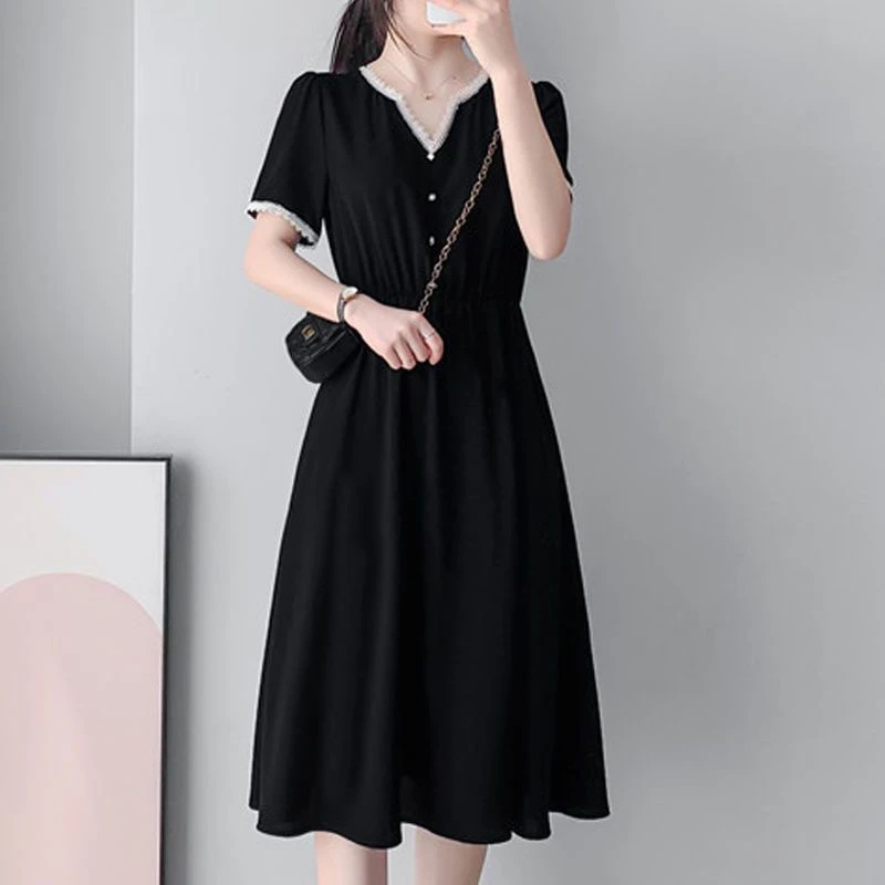 2025夏新赫本风花边高档黑色连衣裙大码遮肉遮胯收腰显瘦过膝裙子