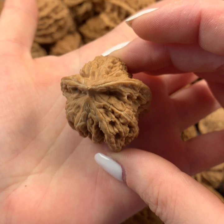 麦***蒙文玩核桃吊坠异形单只