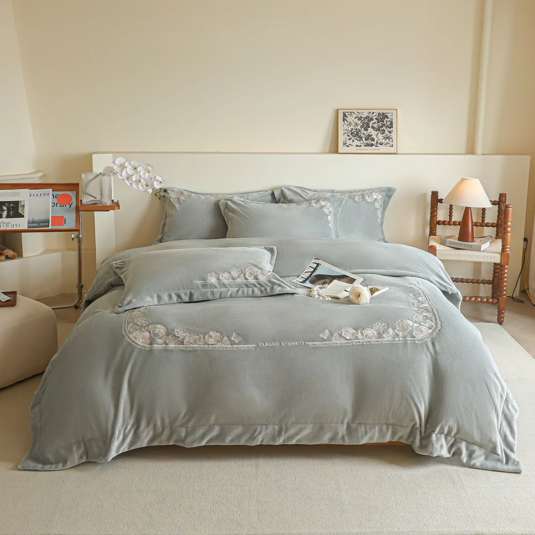 皇室嘉和花海灰色轻奢绒四件套冬季加厚保暖防静电床品法式