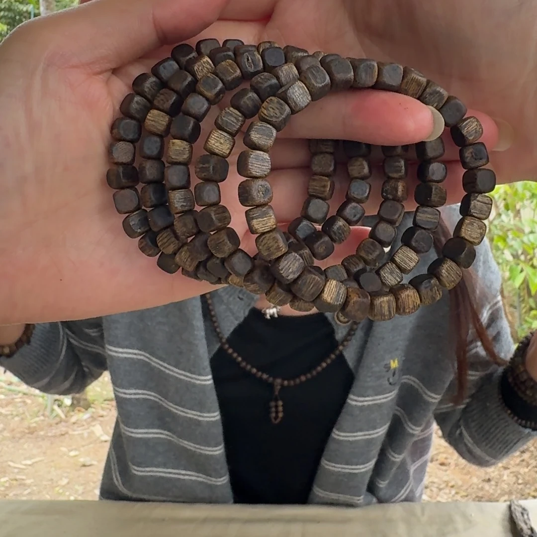 沉香沉香碎屑绿奇楠沉香单圈约0.6多样性发一条