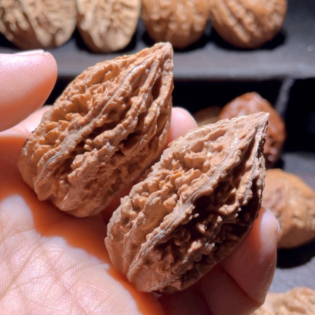 【闪购商品】文玩核桃把件副*东北楸子31