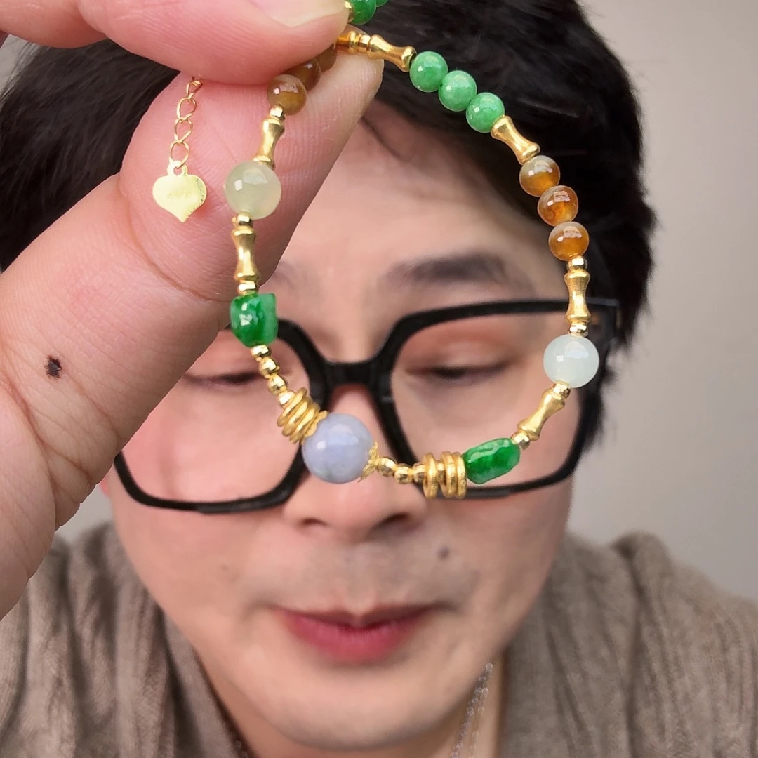 翡翠18K金镶嵌颈饰一件