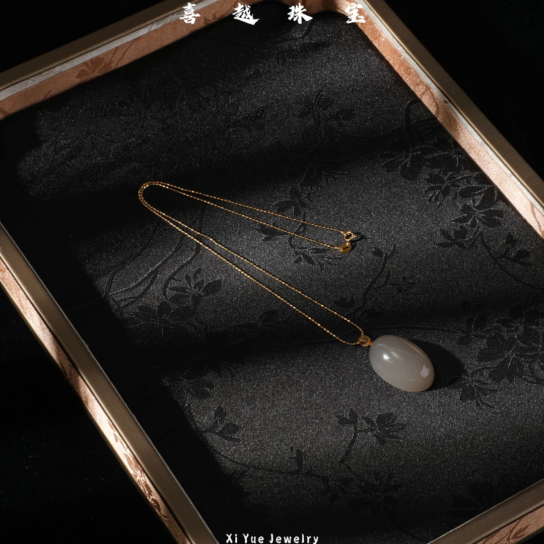 喜越珠宝 18k金镶嵌色标级浓藕大蛋面30*20*12(和田玉)