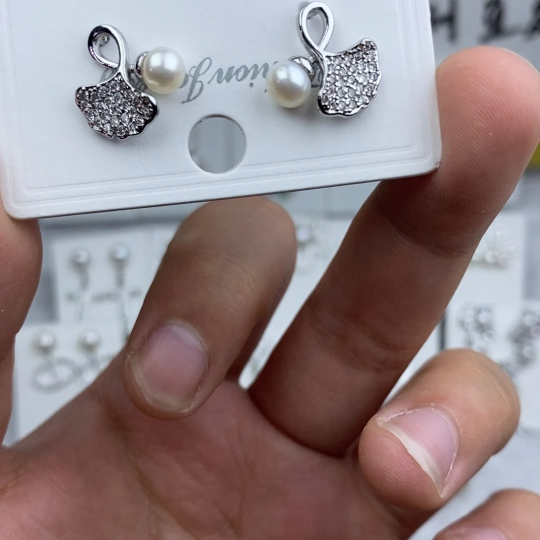 淡水珍珠耳饰未镶嵌