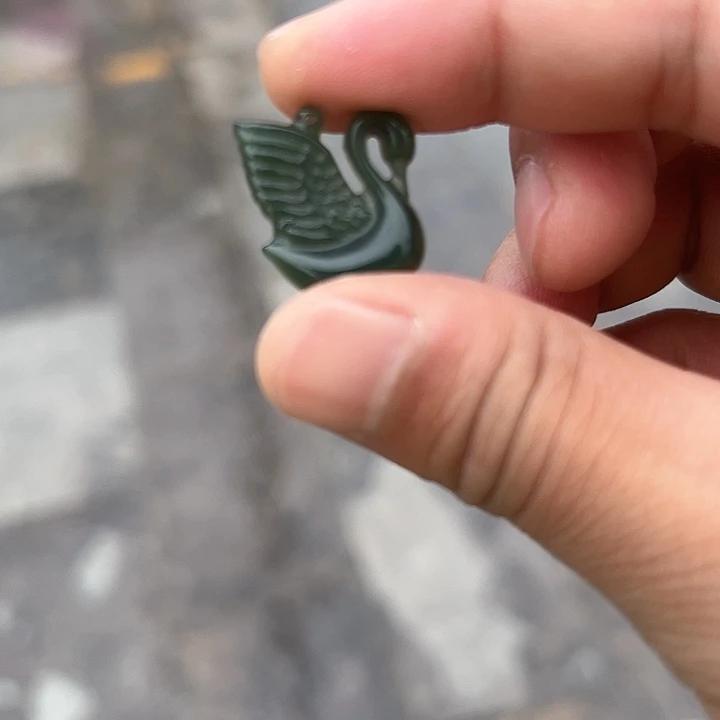 未镶嵌和田玉车挂