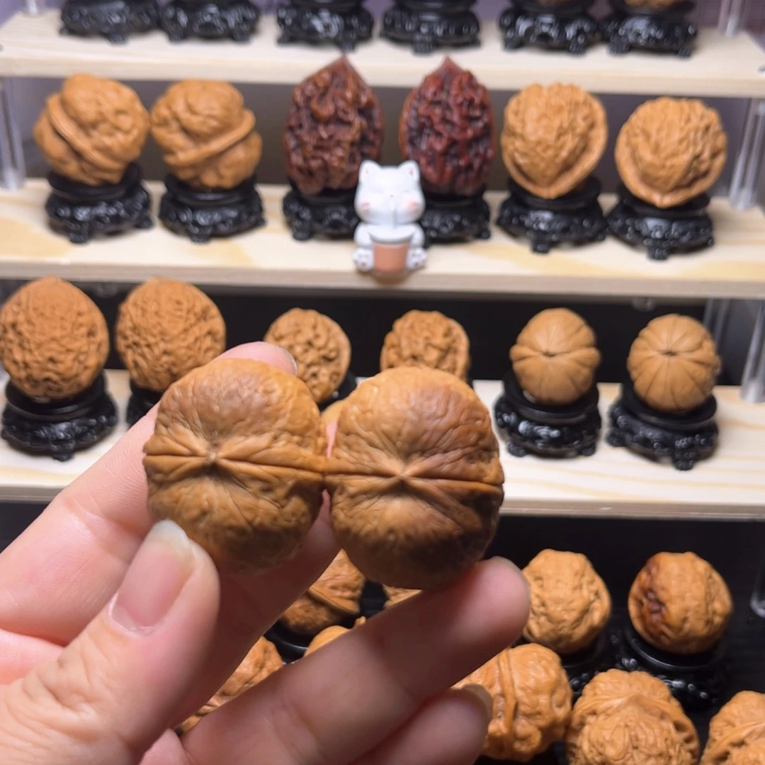 文玩核桃吊坠26w圆元宝36尺