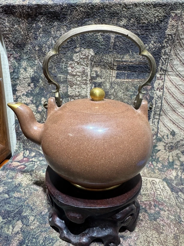 提梁段泥紫砂壶容量450cc左右