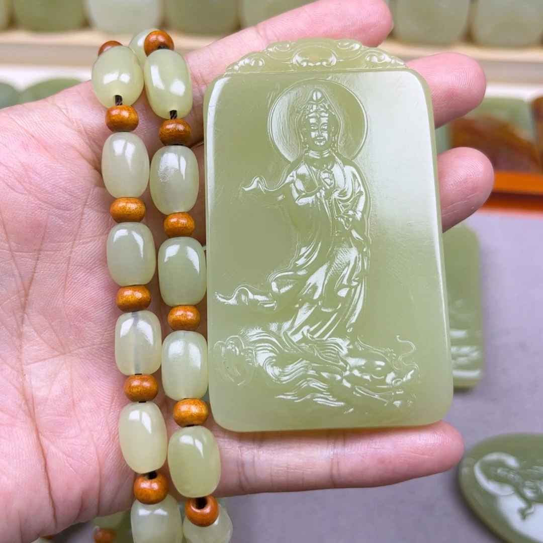 大版翠色男士观音牌