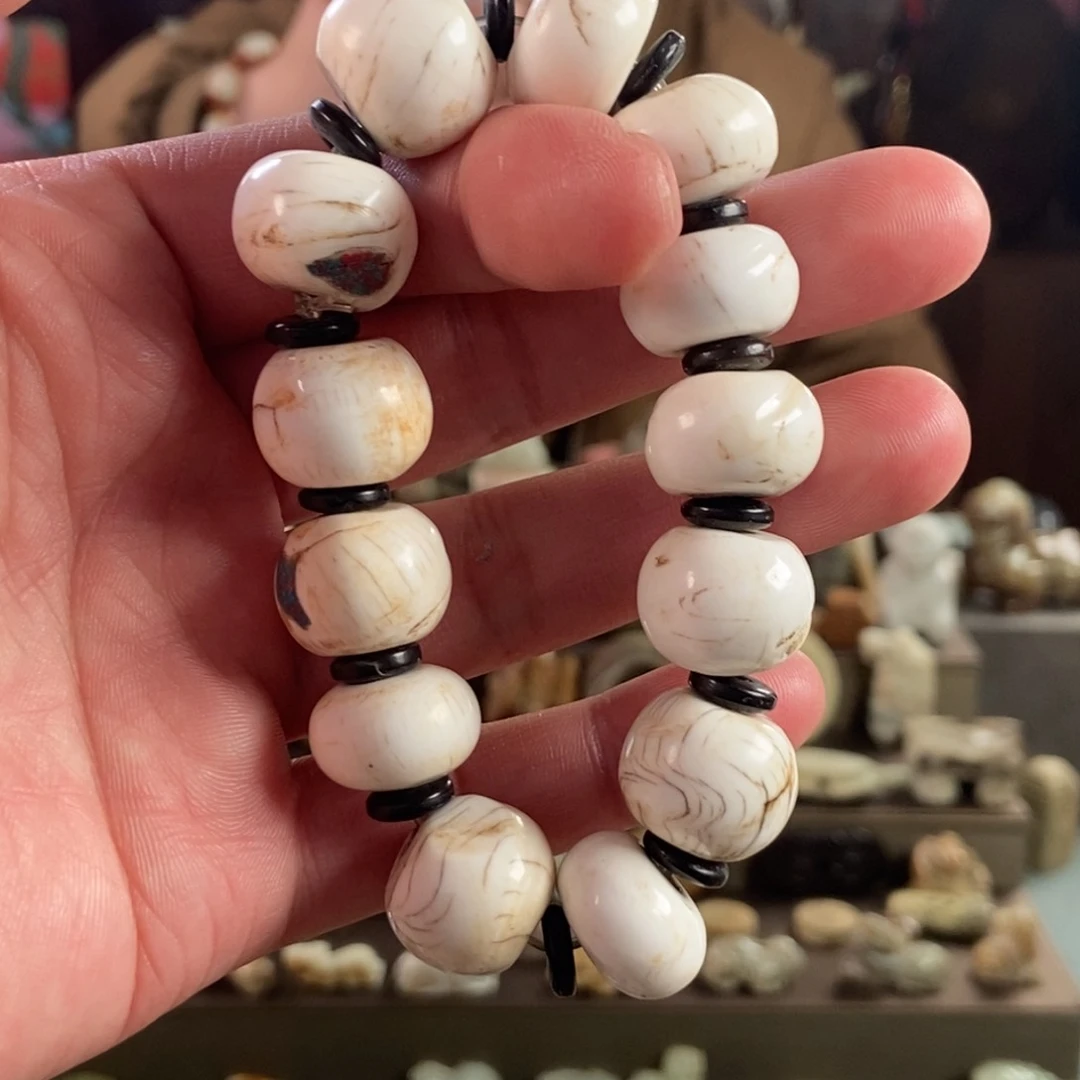 和田玉挂件未镶嵌龙**哥