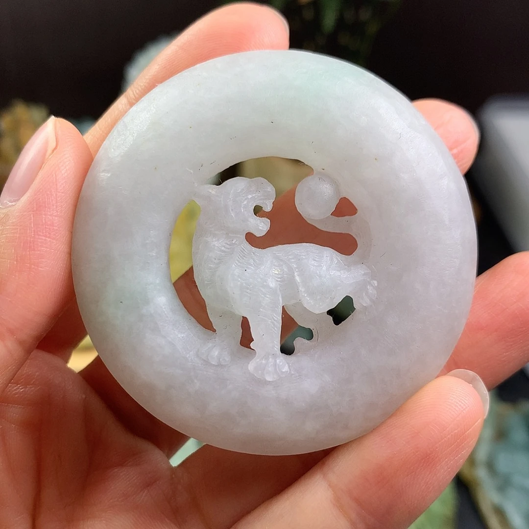 定制翡翠未镶嵌虎