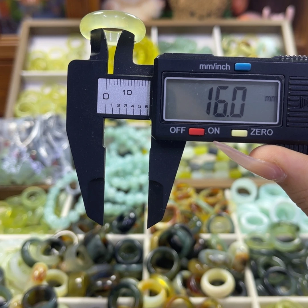 蛇纹石玉未镶嵌手镯49