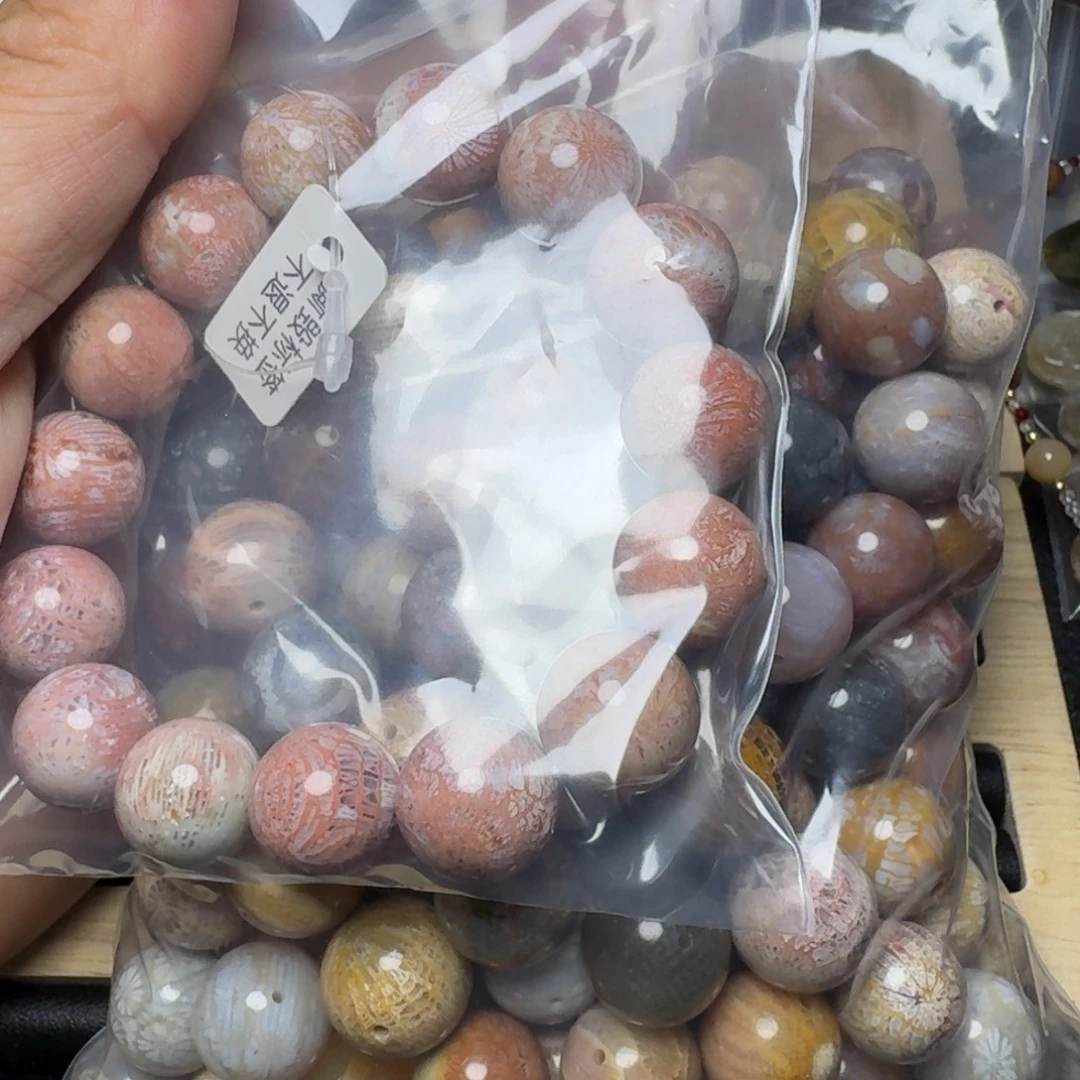 J***a未镶嵌纯天然色有机玉石保真色硅化玉