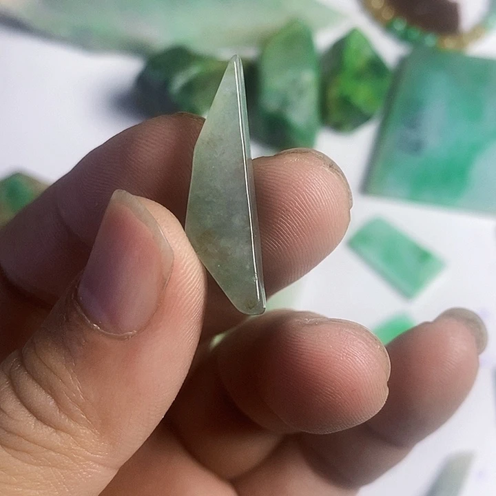 五***哥翡翠散珠天然翡翠A货挂件