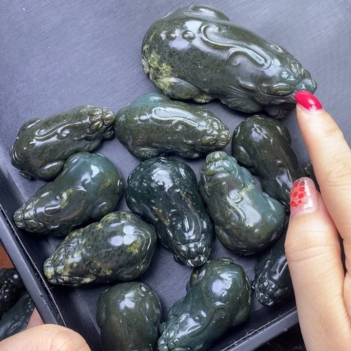 天***桥颈饰未镶嵌和田玉（糖玉）