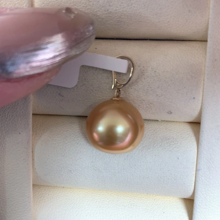 颈饰18K金镶嵌海水珍珠