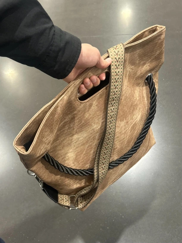 江衡同款耐脏单肩跨包潮流包中古色休闲腋下专用单肩包手提包男士