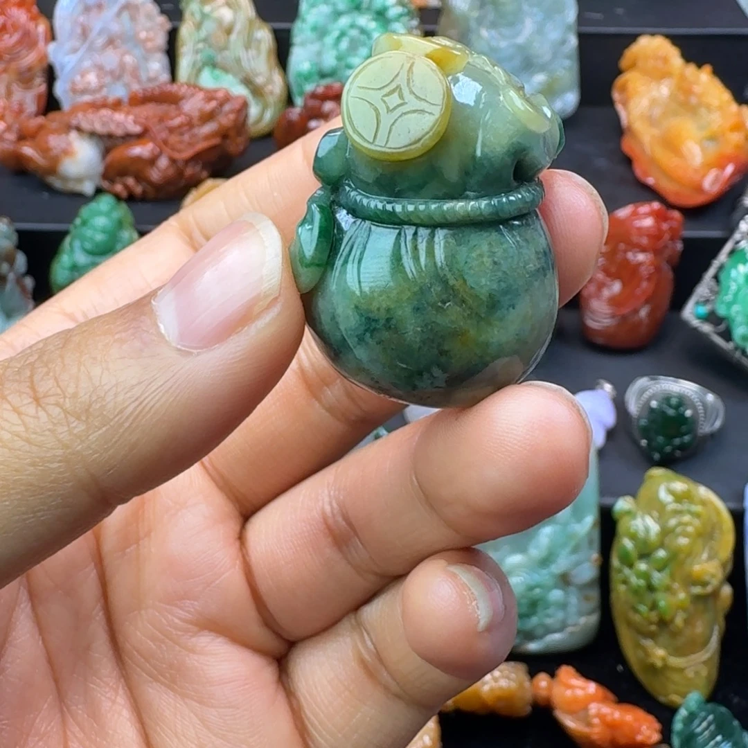 翡翠未镶嵌颈饰翡翠挂件